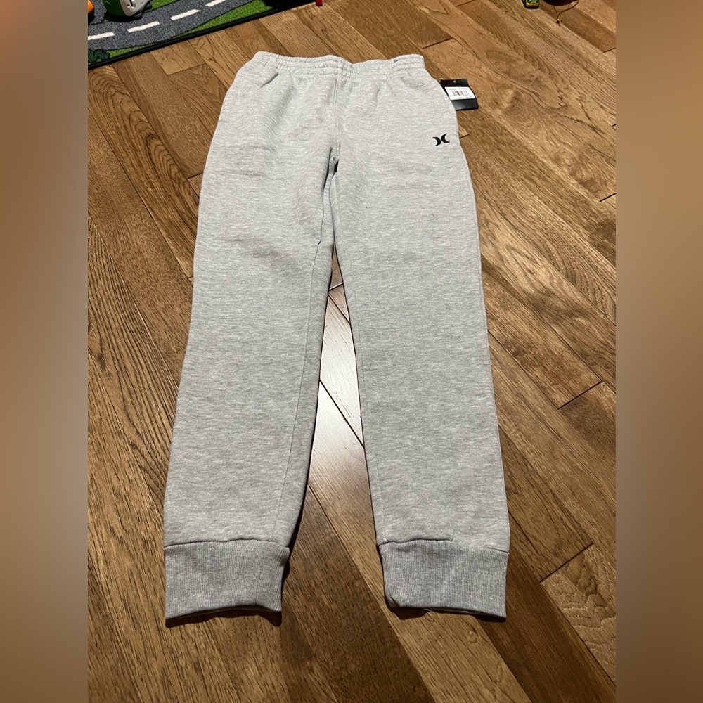 NWT Hurley Sweatpant Joggers Light Greg With Black Logo Boys Size Large MSRP $40